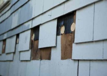 How To Replace Siding On A House [Step By Step Guide]